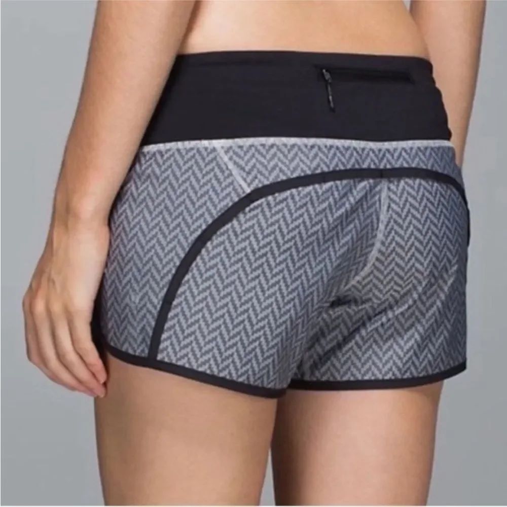LULULEMON | Black and Gray Run Times Chevron Patterned Shorts Women’s Size 10